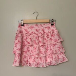 Alter’d State — women’s xs pink floral ruffled short skirt